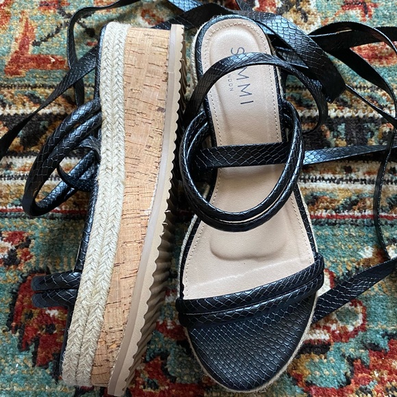 Simmi London Platform Gladiator Sandals - Picture 3 of 3